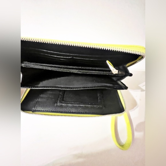 Betsey Johnson wallet - Picture 3 of 6